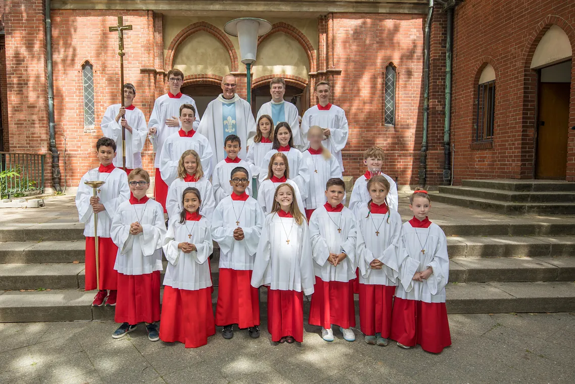 Gruppenbild nach der Ministranten-Einführung 2024